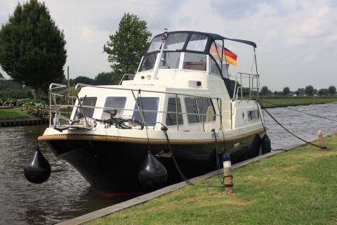 Boot 080137 &bull; Motorjacht Fluessen &bull; Linda 