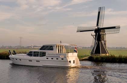 Boot 120150 &bull; Motorjacht Sneekermeer &bull; Silver 
